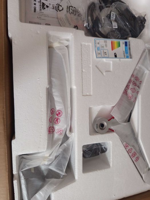 Геймърски монитор LG