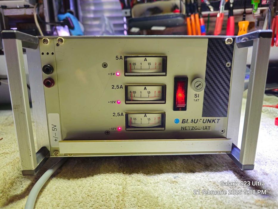 Sursa liniară stabilizată industrială BLAUPUNKT