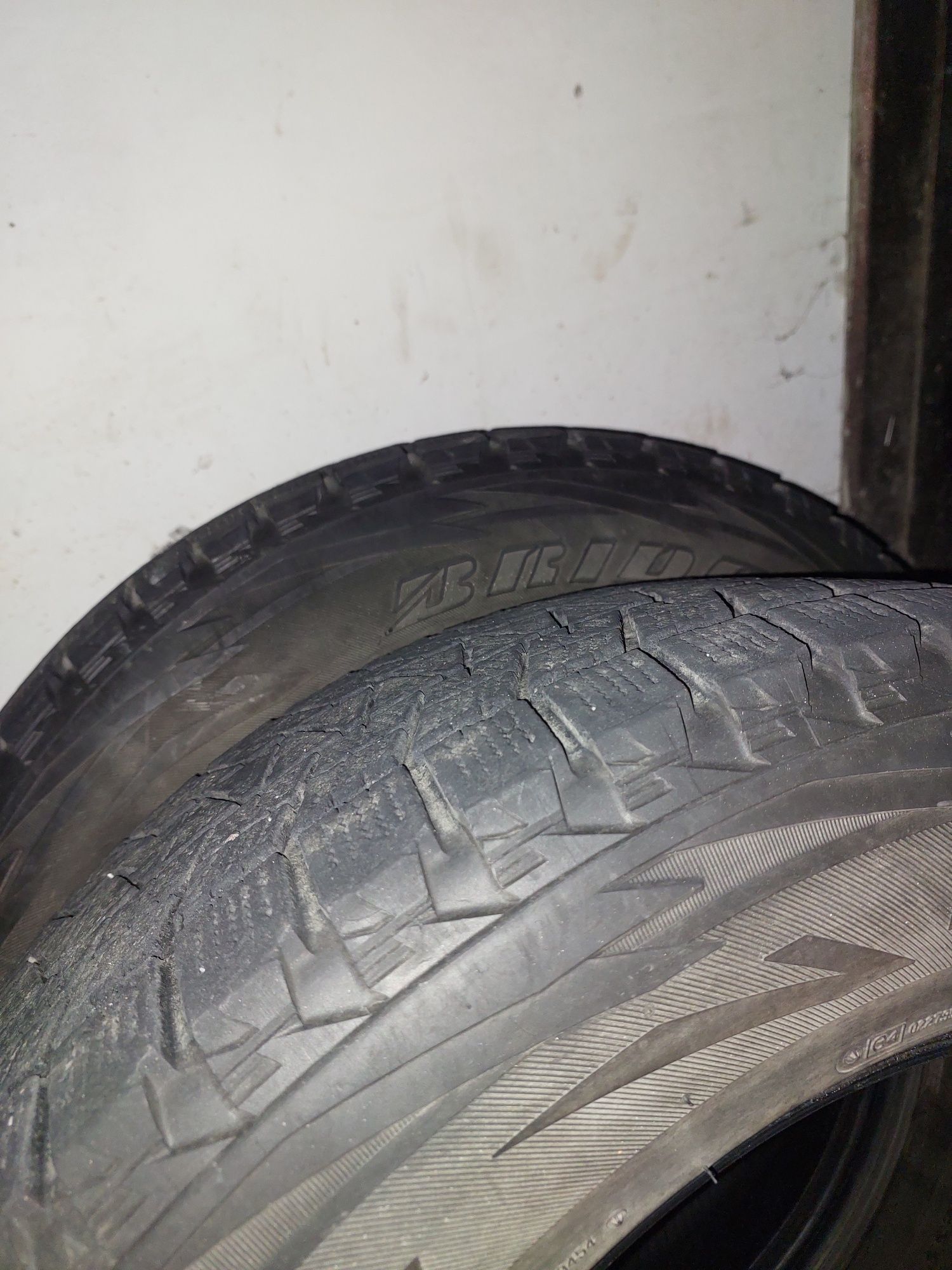 Продам шины,Bridgestone 265.60R18