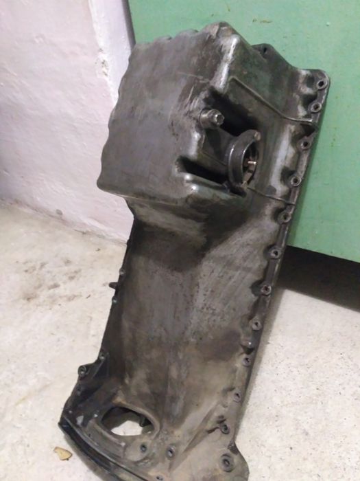 Продам комплект болтов на мерседес длинные