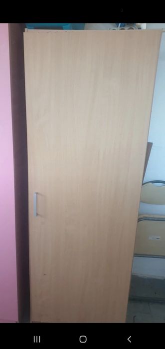 Dulap cu polite lemn deschis