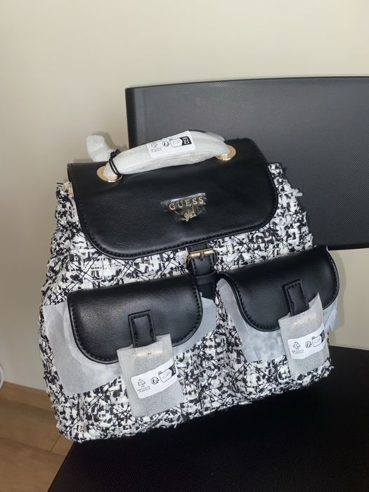 Дамска раница GUESS