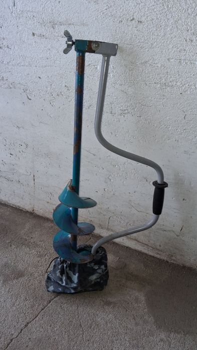 Продам ледобур для рыбалки