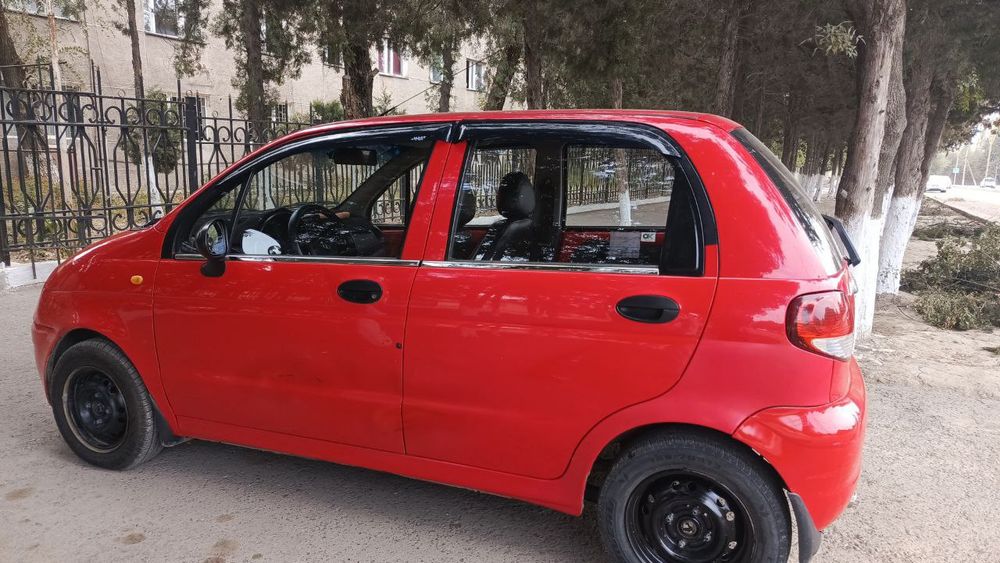 Daewoo Matiz qizil