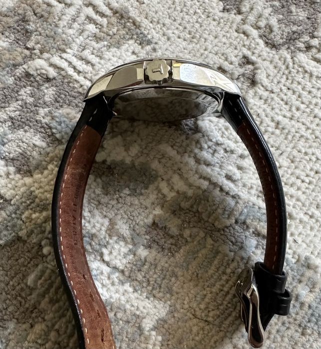 Продам часы Tissot