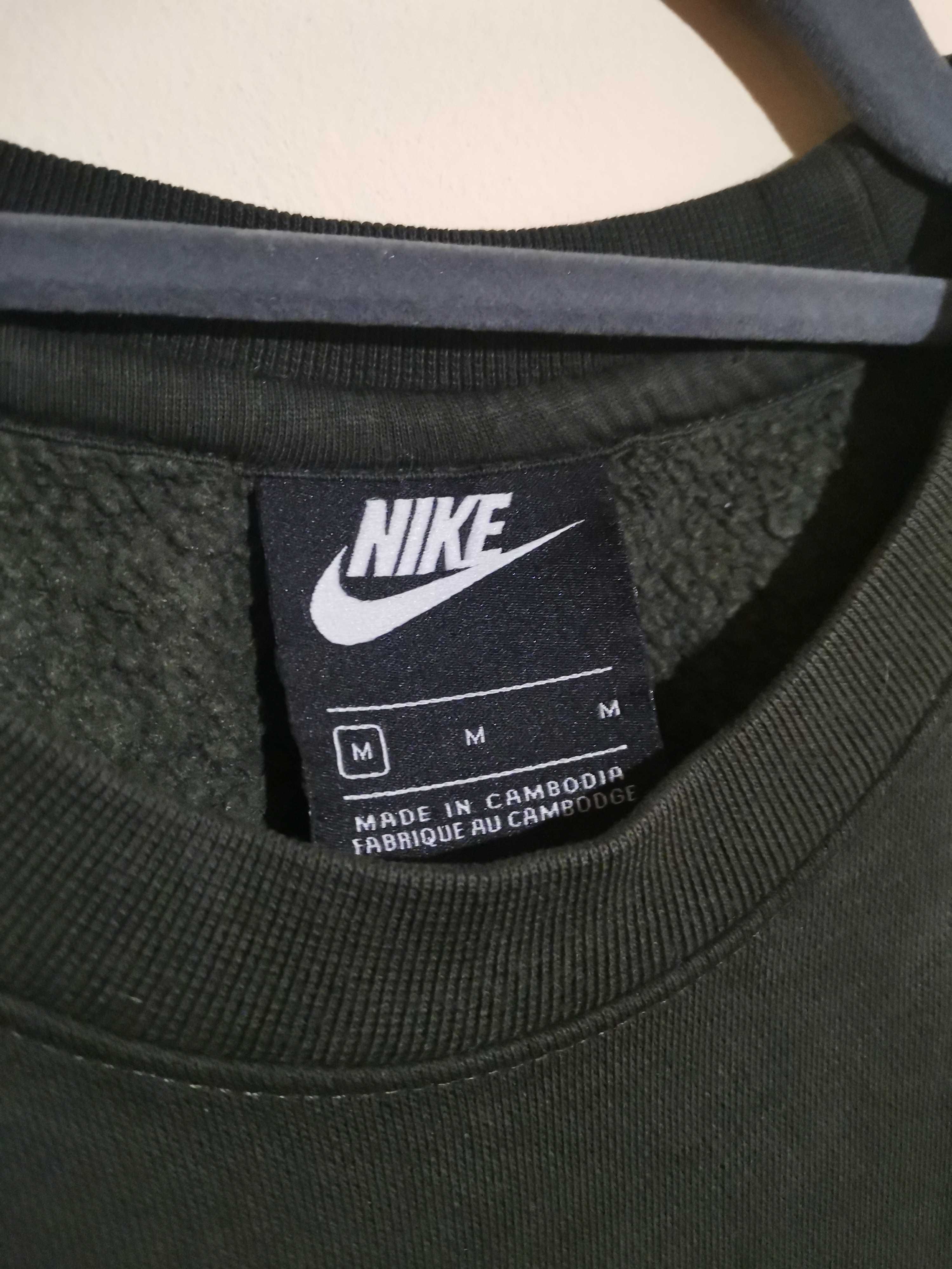 3 броя Nike Sportswear Club Fleece.