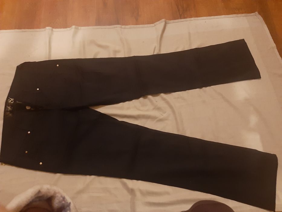 pantaloni GUESS 100% originali proveniență Italia blue jeans, pret fix