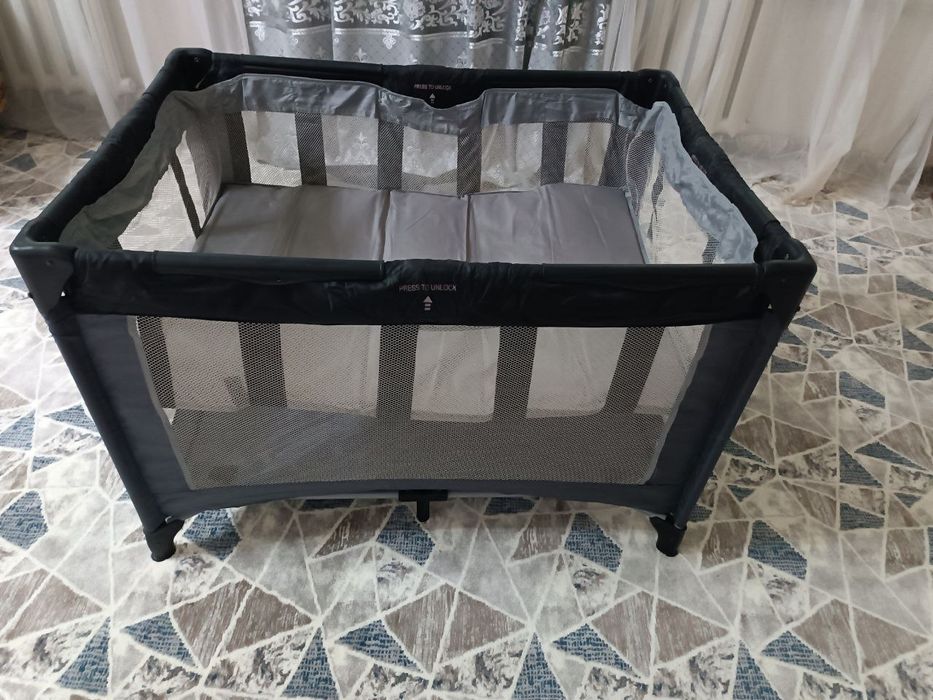 Продам детский манеж.