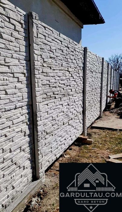 Gard de beton din placi prefabricate armate