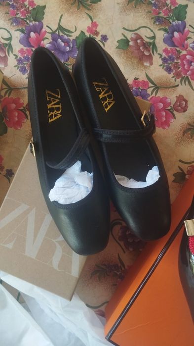 Продам новую обувь.