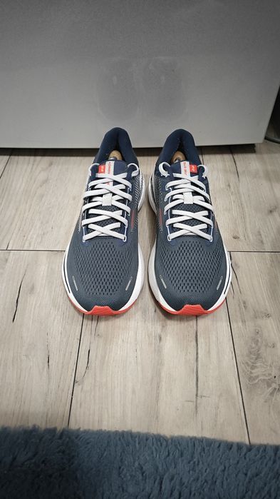 Brooks. Nr 44.5.