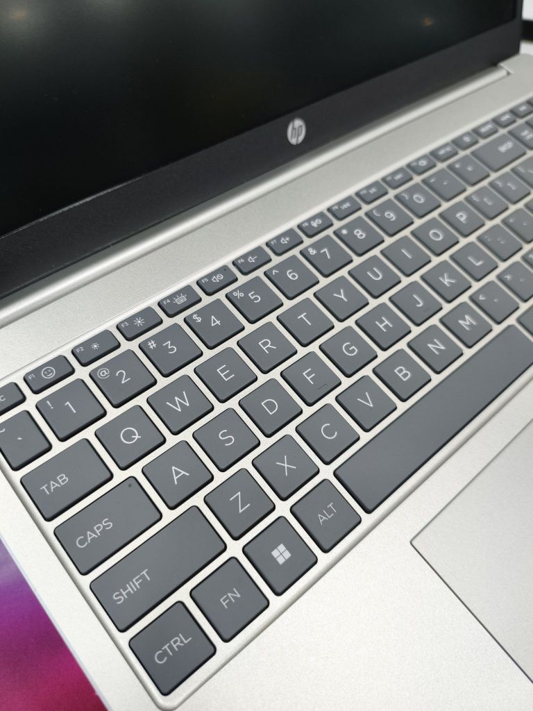 Ноутбук Hp Intel core i5-13 Avlod Новый Yangi bepul yetkazish bilan