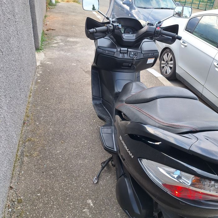 Suzuki burgman 400