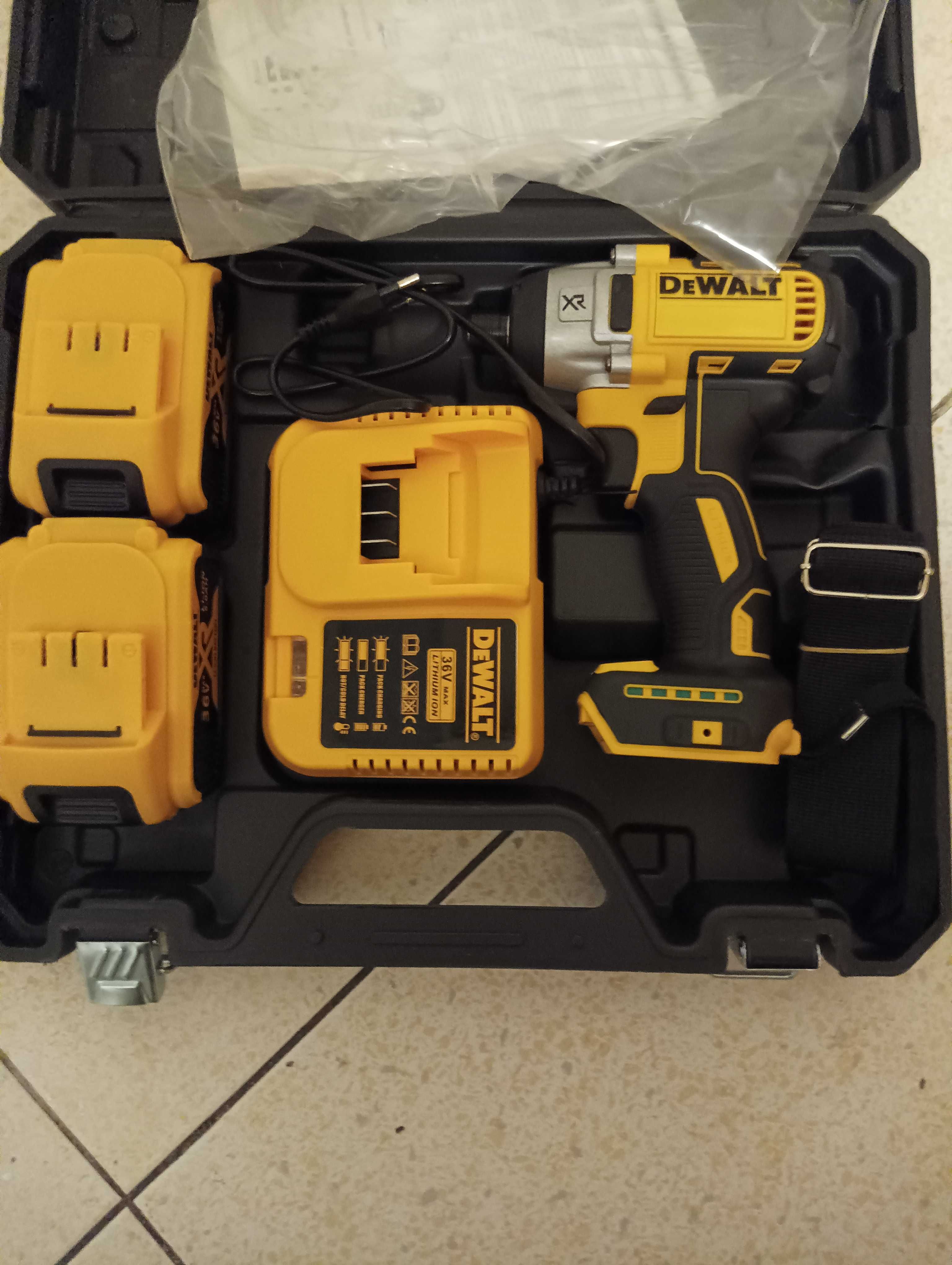 Акумулаторен ударен винтоверт Dewalt