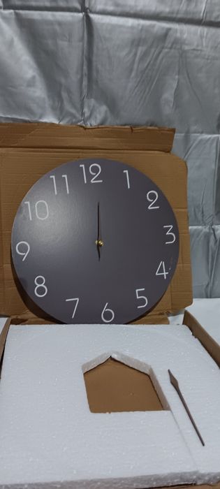 Ceas de perete  simplu