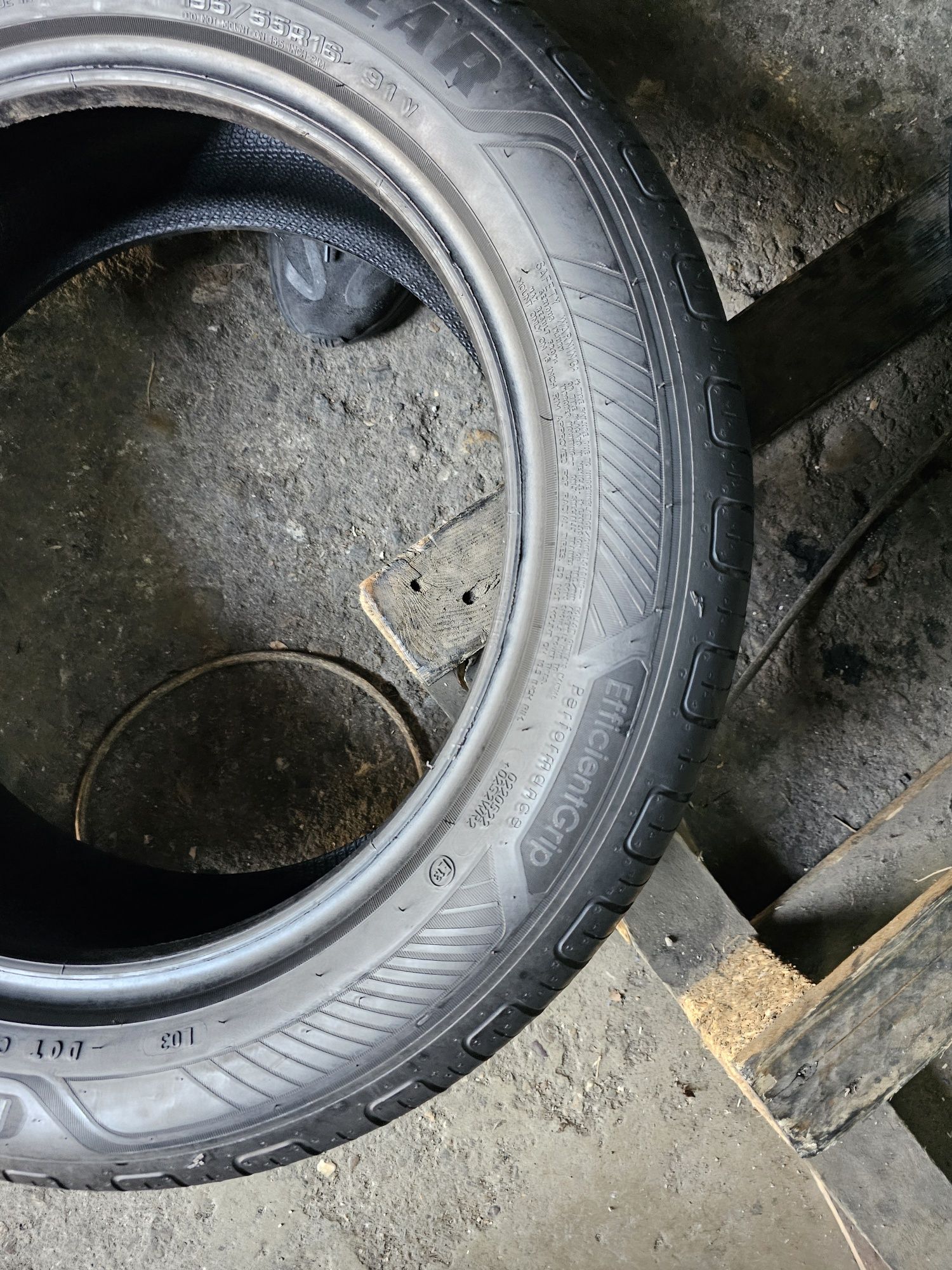 2 anvelope vara 195 55 15 Goodyear 7mm  2020