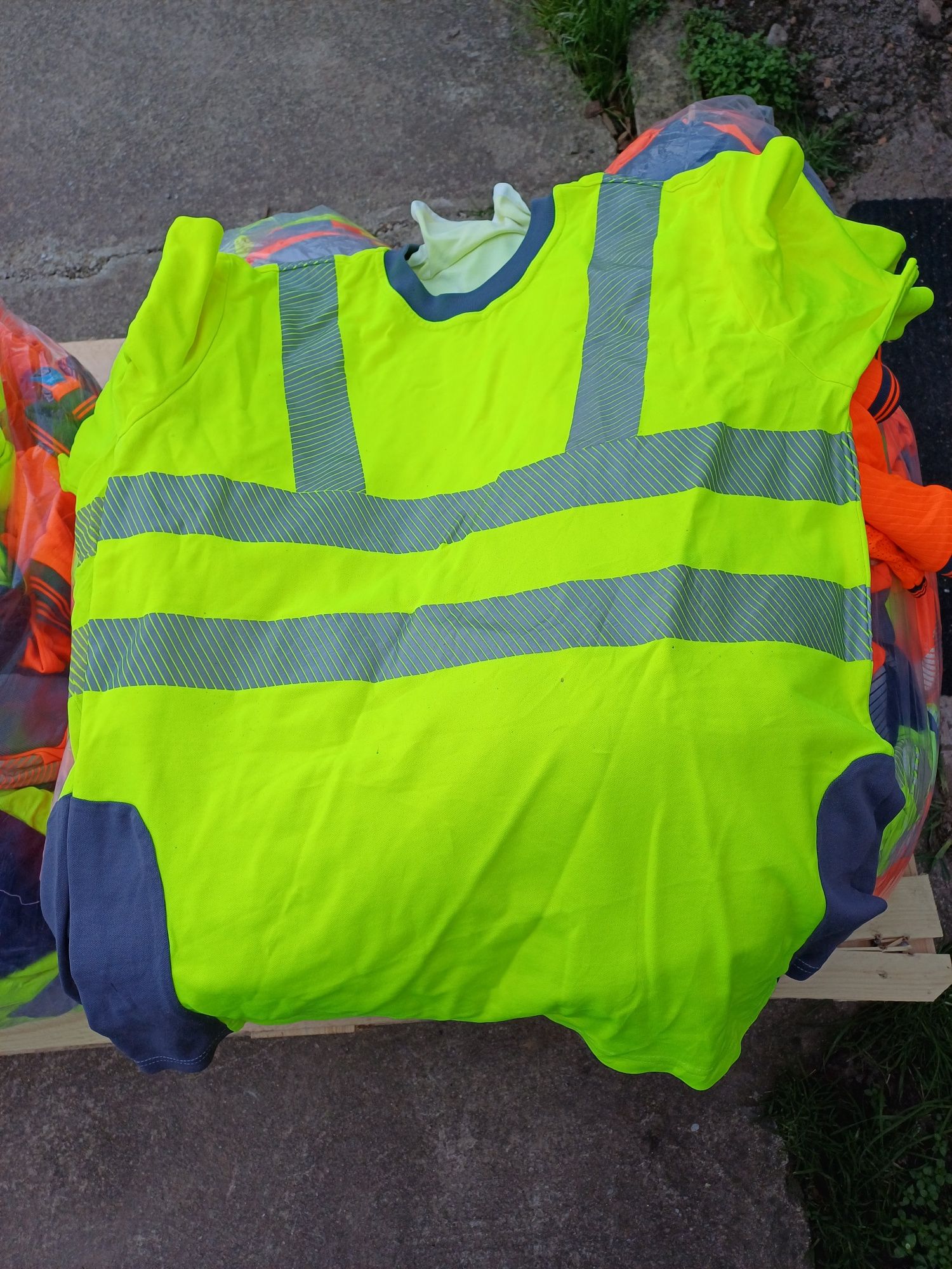 Tricouri reflectorizante 20 lei/ kg- en gross- imbracaminte de lucru
