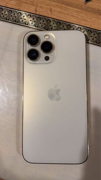Продаю iPhone 13 Pro Max, цвет Gold