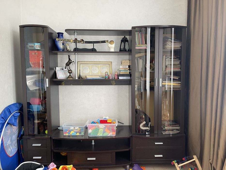 Продам Стенка под тв