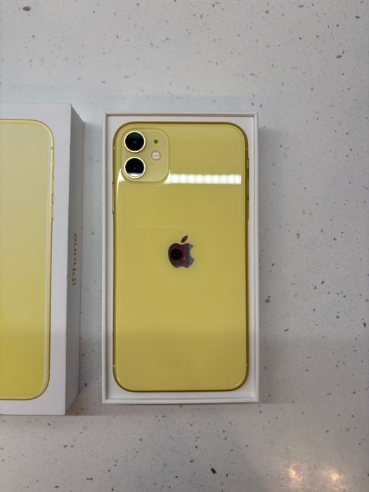 iPhone 11 64GB жълт