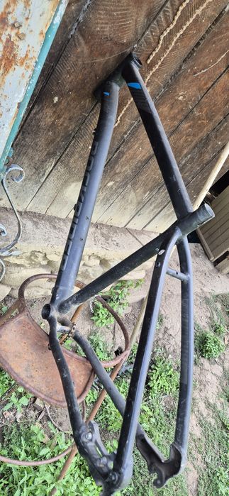 Vand, cercuri bicicleta, frane hidraulice si cadru