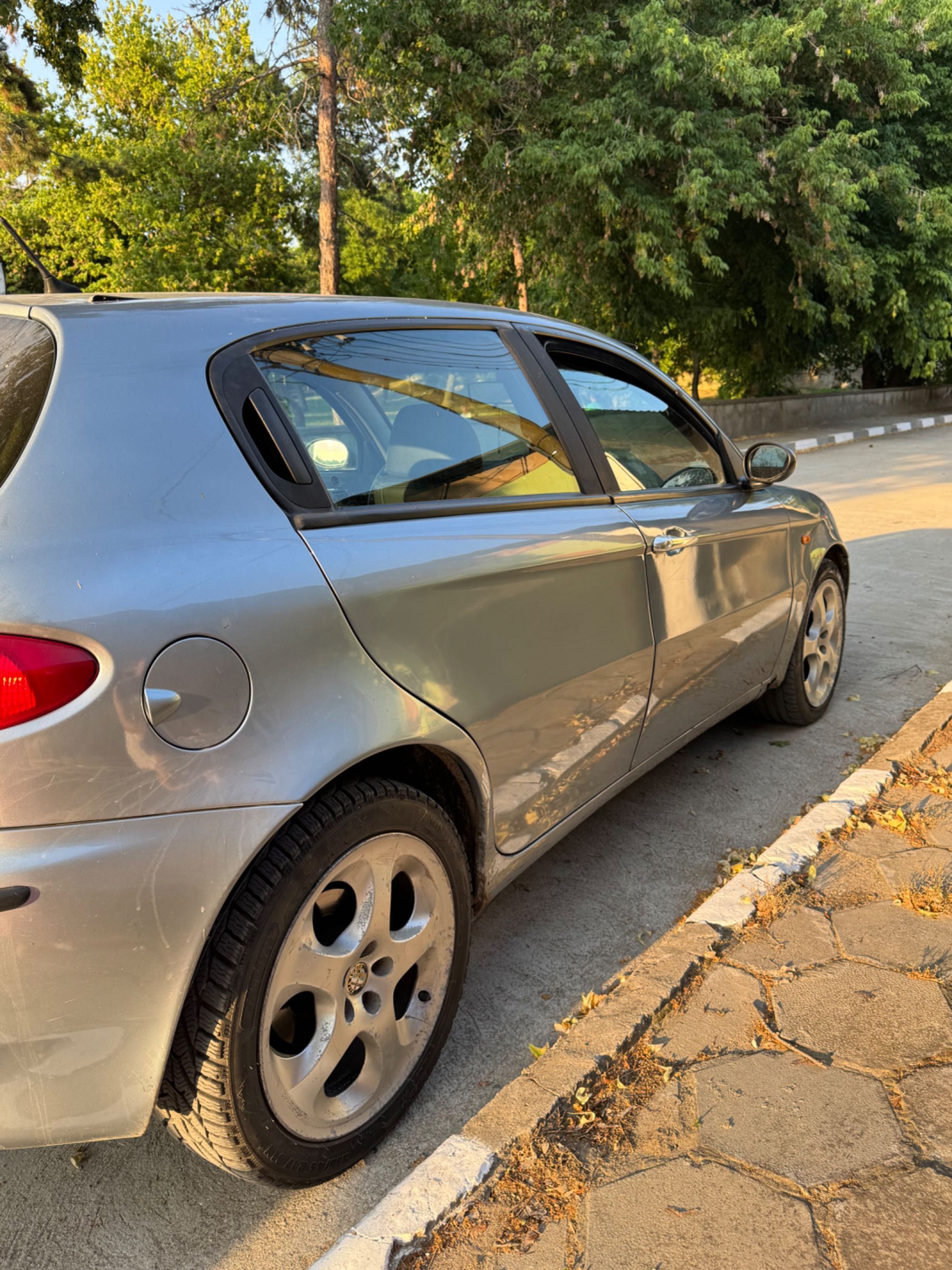 Продавам кола Alfa romeo 147