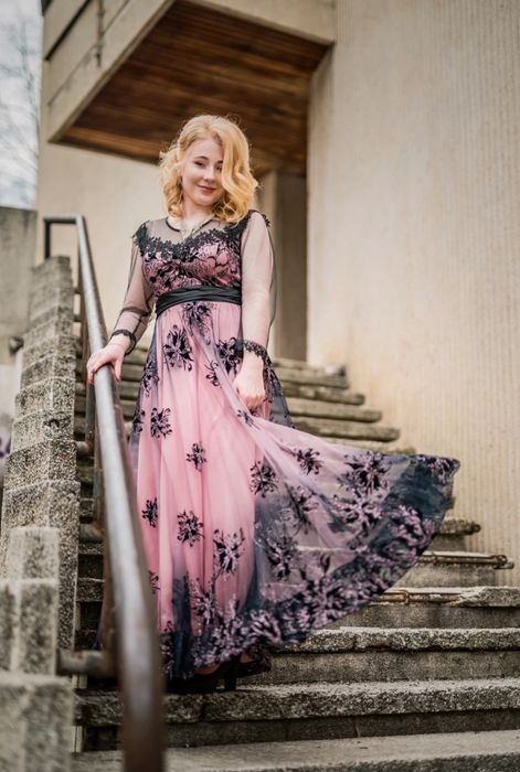 Vând rochie elegantă