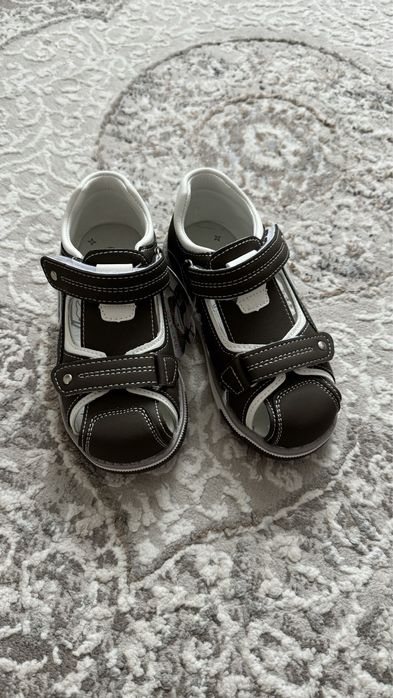 Новые сандали на мальчика