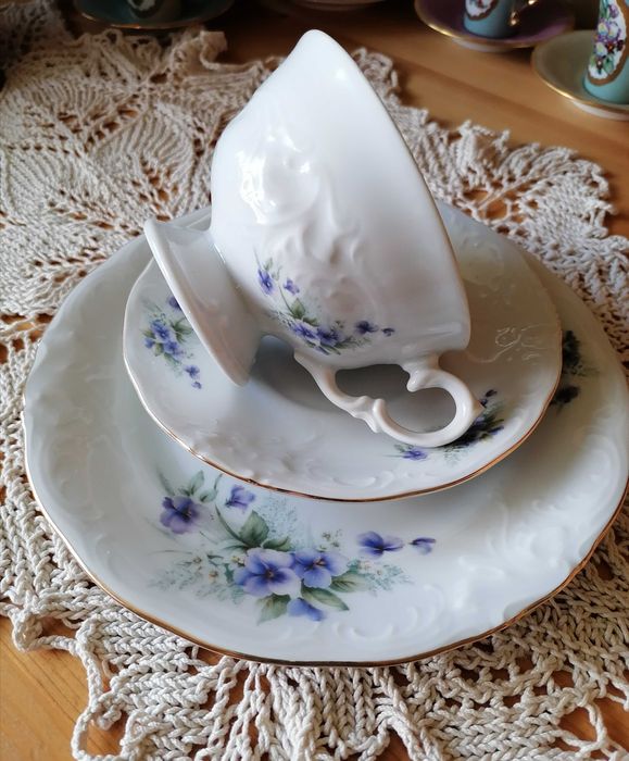 Грациозна барокова порцеланова чашка