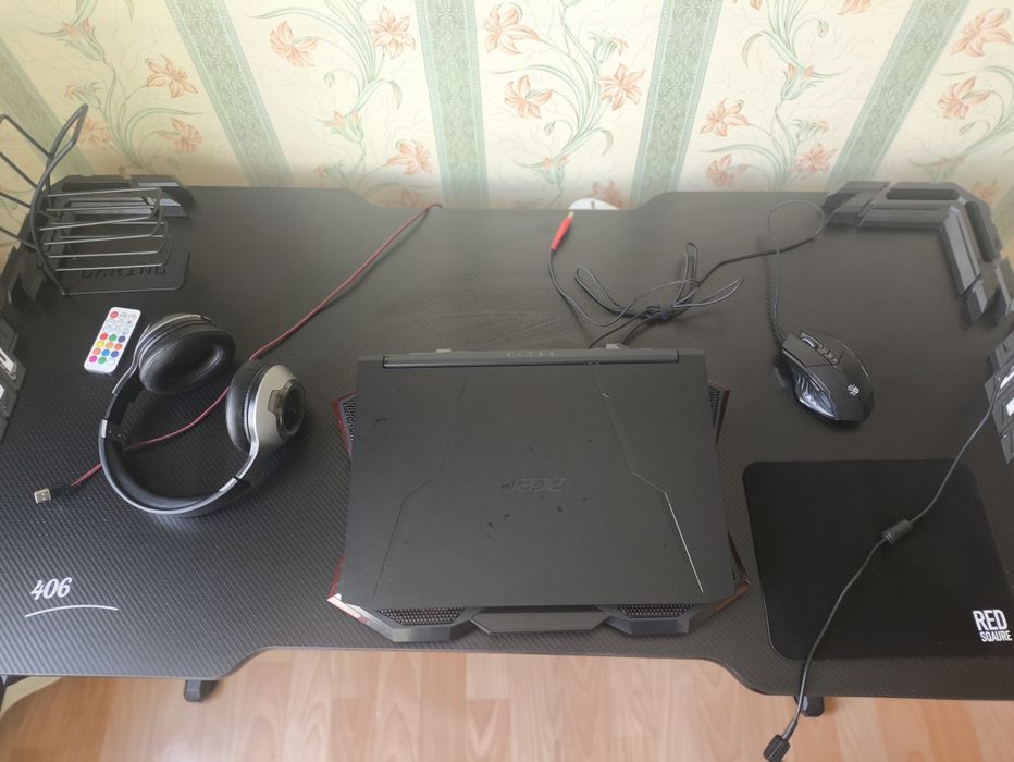 Ноутбук acer nitro 5+мышка+коврик+подставка+наушники+игровой стол+сумк
