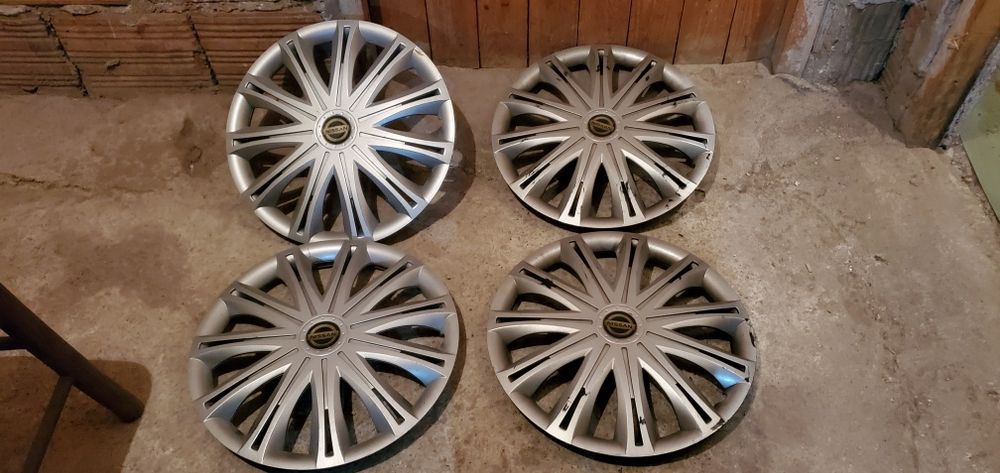 Продавам джанти с гуми за Нисан, Рено, Дачия и тасове за Нисан