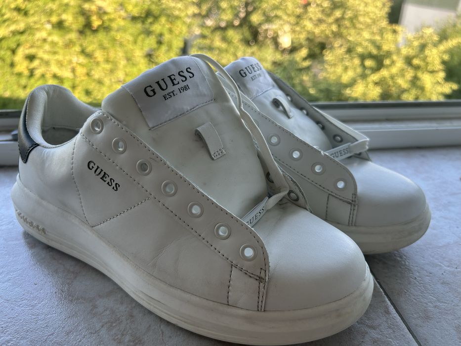 Guess обувки номер 41