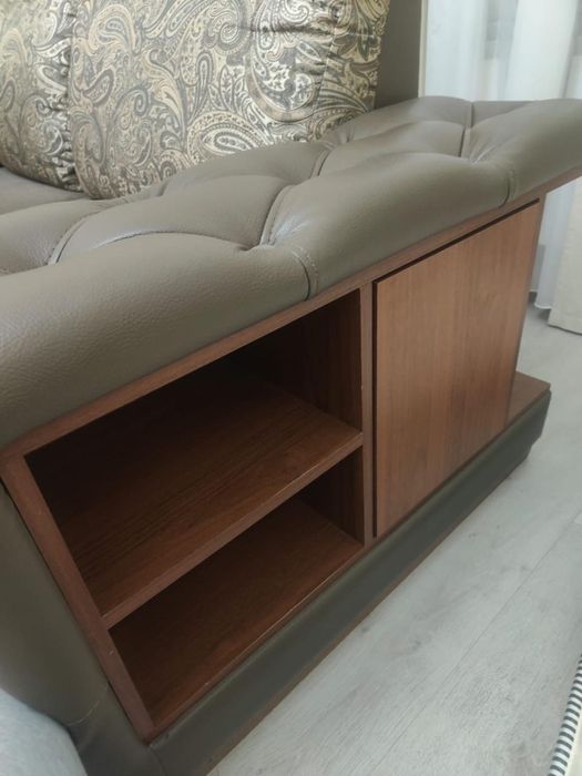 Продаеться диван разкладной б/у.в отличном состоянии