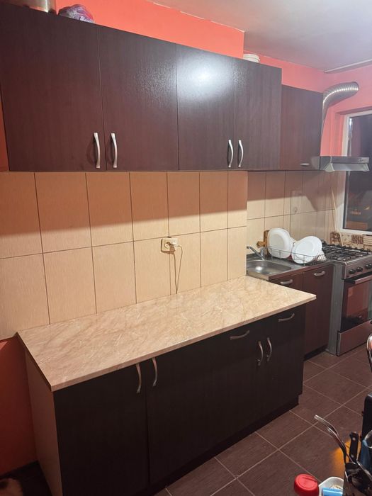 Mobilier bucătărie + cuier de vanzare