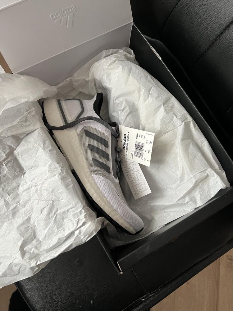 Adidas Ultraboost Noi , James Bond , originali ( 38.2/3 )