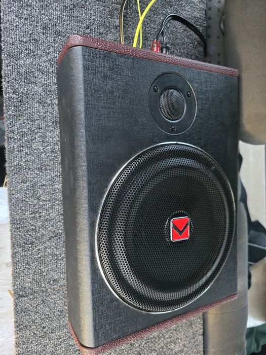 Vand subwoofer auto slim