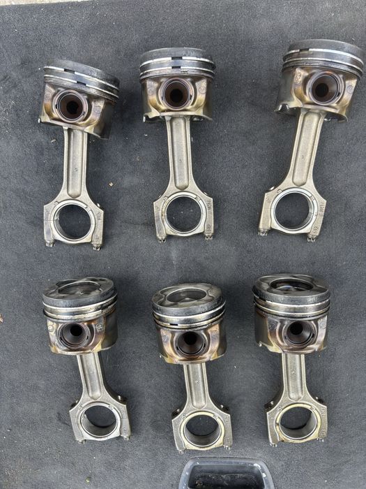 Продавам 6 броя бутала с биели от 3.5д 286