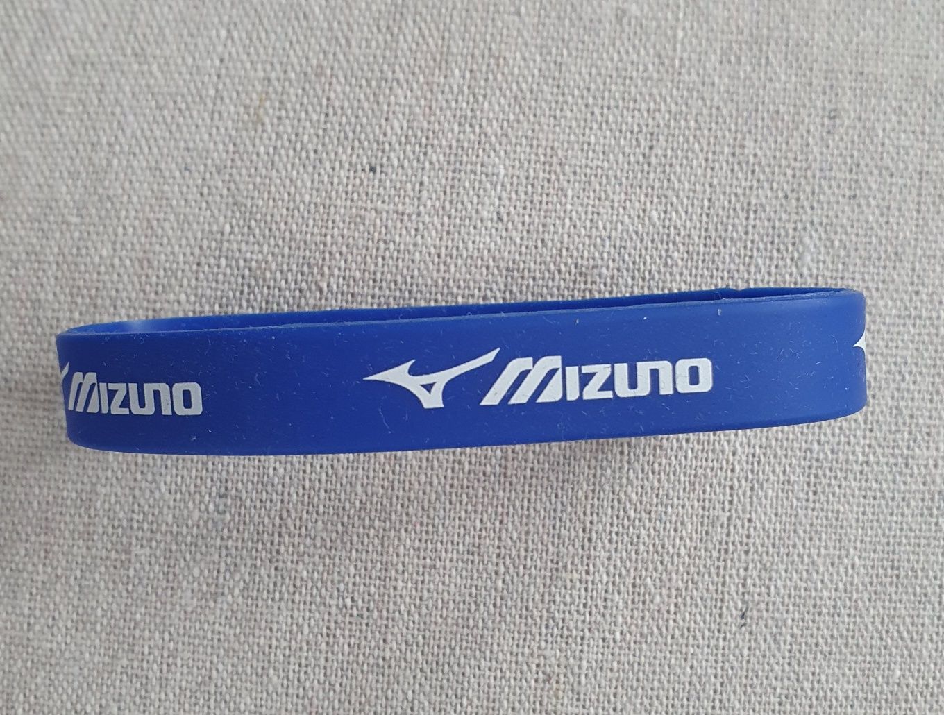 Силиконова гривна Mizuno