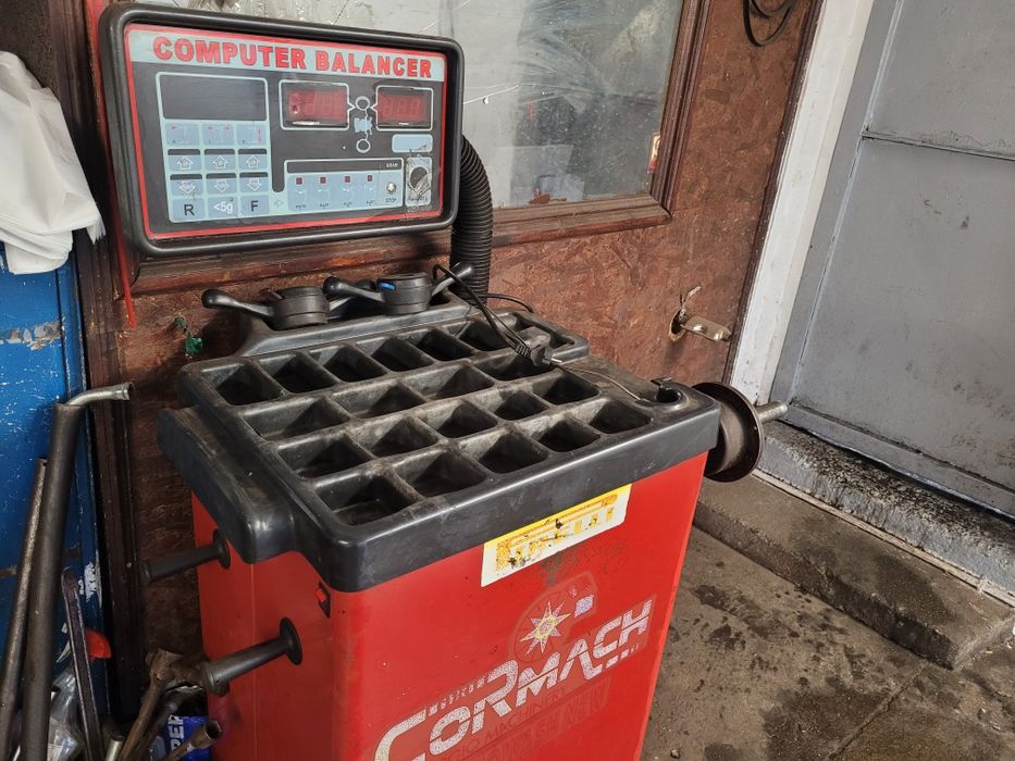 Vând mașină de echilibrat roti