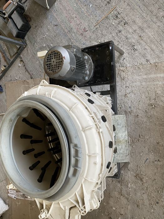 Машина за скубане на пилета,бройлери,кокошки. Скубачка