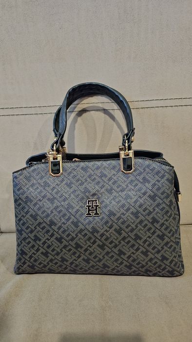 *Нова* Дамска кожена чанта Tommy Hilfiger