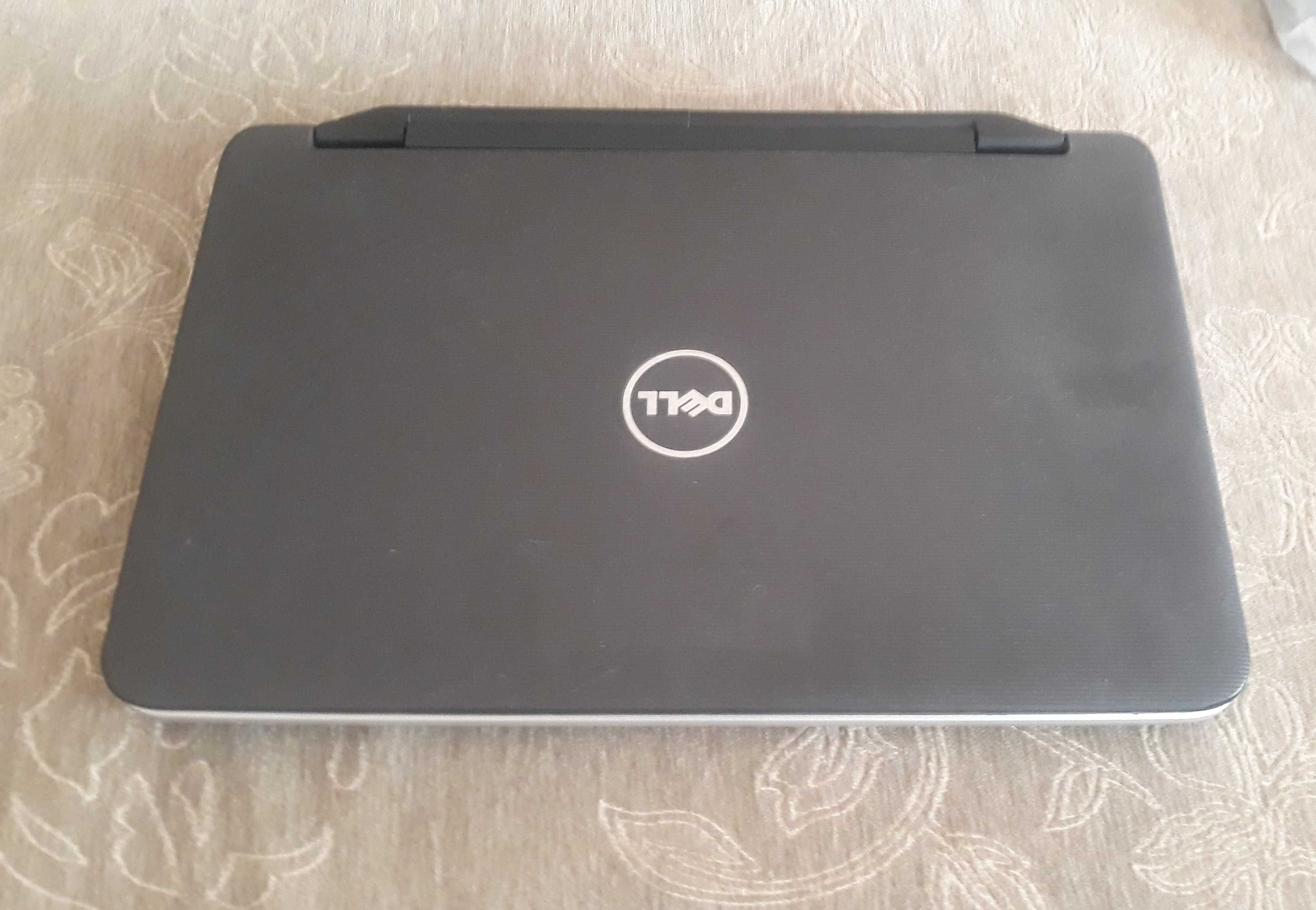 Лаптоп Dell Vostro 1540