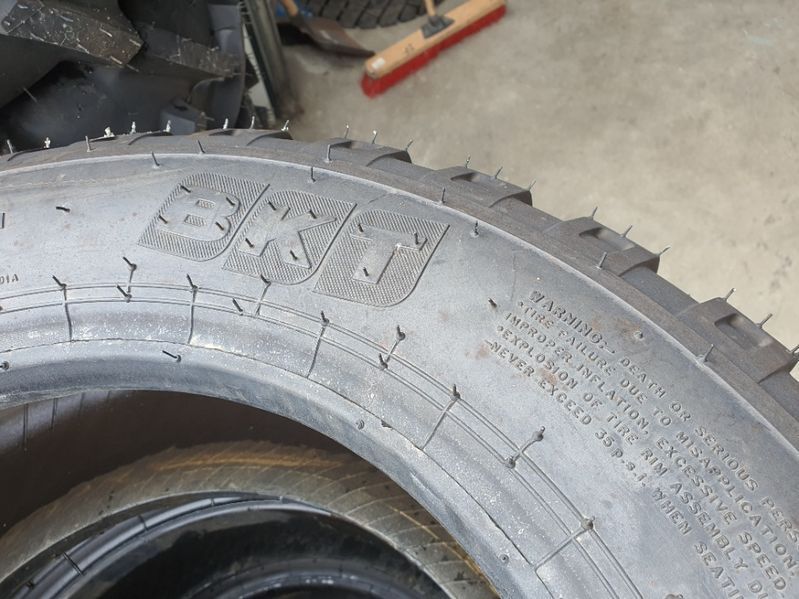 10.0/75-15.3 caciucuri noi agricole de balotiere sau miguri 18PLY LXYT