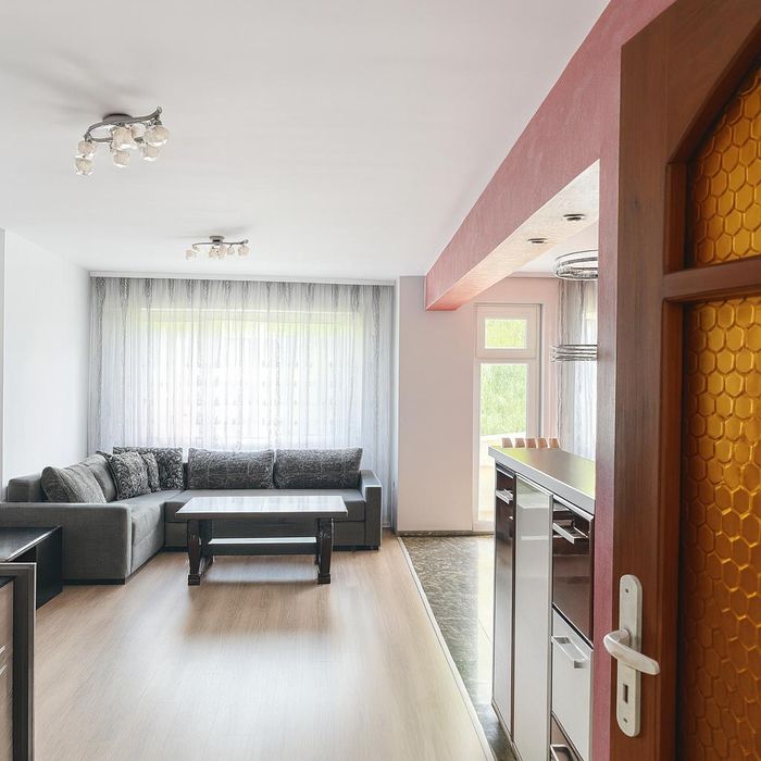 Дава се под наем Тристаен апартамент в Пловдив, Каменица 1 - 122 кв.м за 585.48 € - Снимка #1