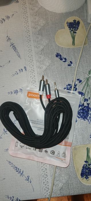 RCA la jack 3,5 mm