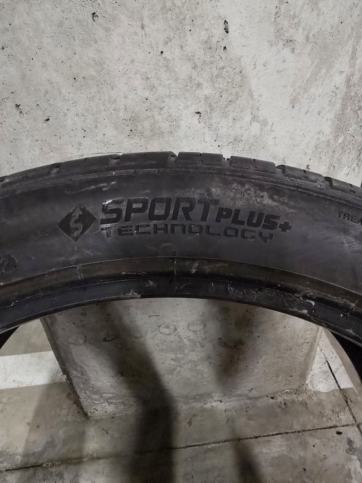 245-40-R19 Continental Control Contact SSR + DOT22
