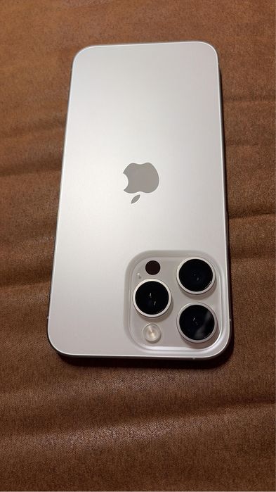 iPhone 15 Max Pro 256GB- White Titanium, stare impecabilă