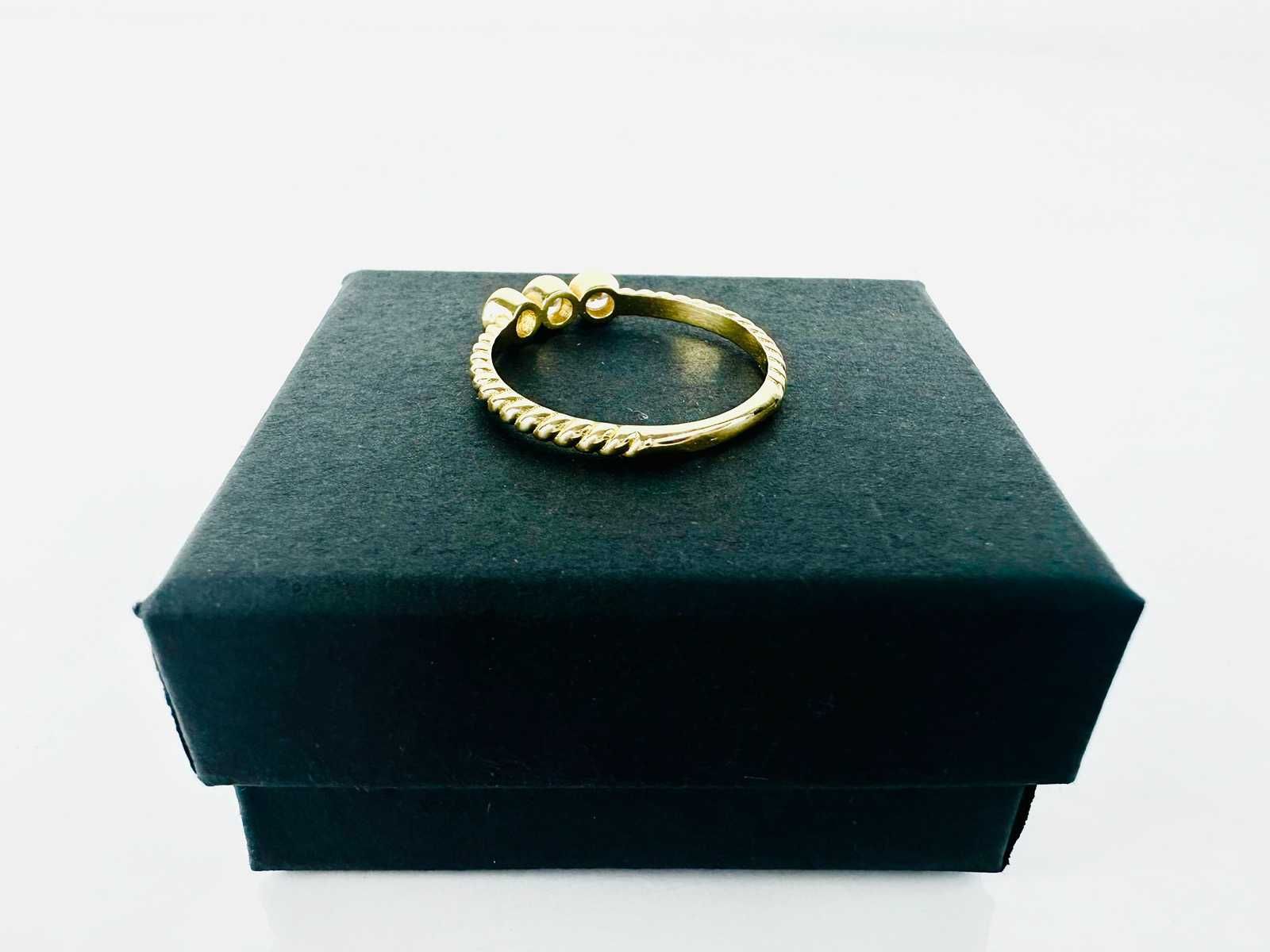 ++ЧИСТО НОВ++ Златен пръстен 14К 1,88г. / 56 Размер