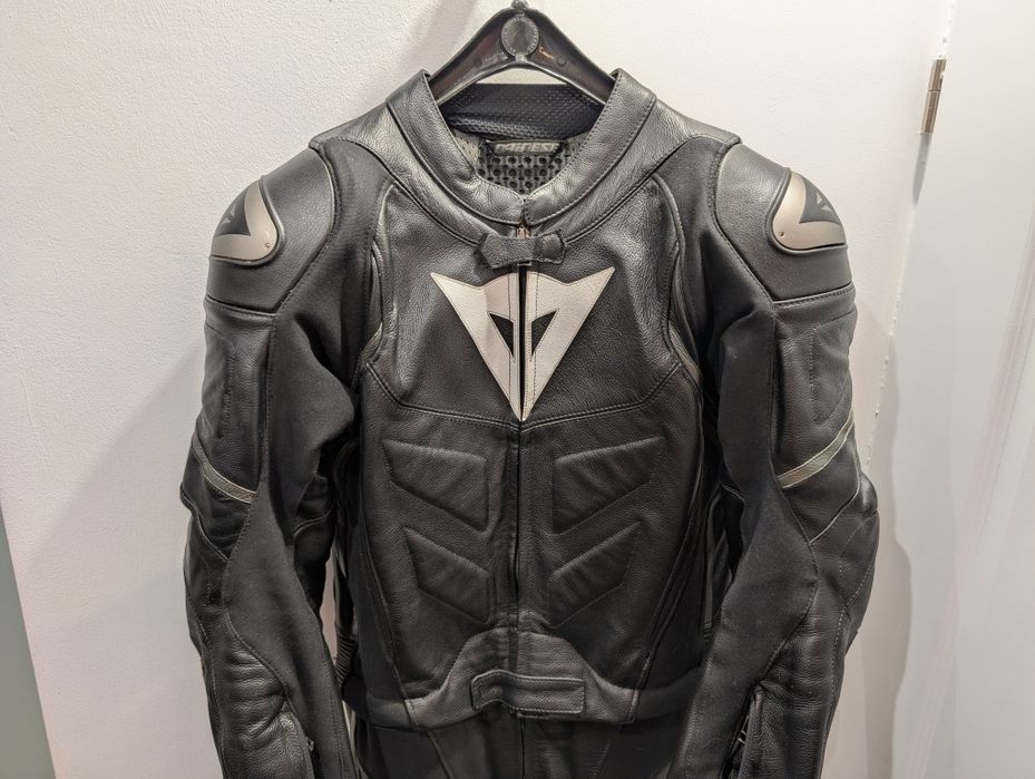 Combinezon Costum moto piele Dainese Avro D1, marime: 48