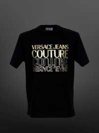 Versace Jeans Couture Черна Тениска ЗЛАТНА Щампа - S M L XL XXL